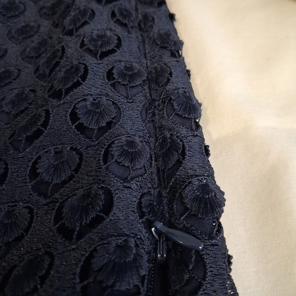 Talbots RSVP Size Large Lace Eyelet Bell Sleeve Navy Blue Popover Top Whimsical - Picture 10 of 13